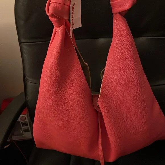 Stylish Coral Leather Tote Bag Italy - Picture 5 of 7